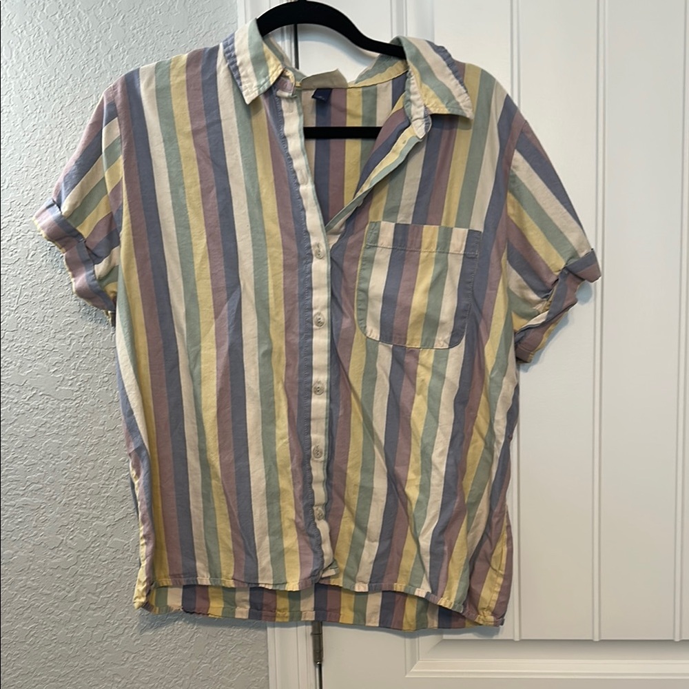 Universal Thread Pastel Striped Women’s Shirt